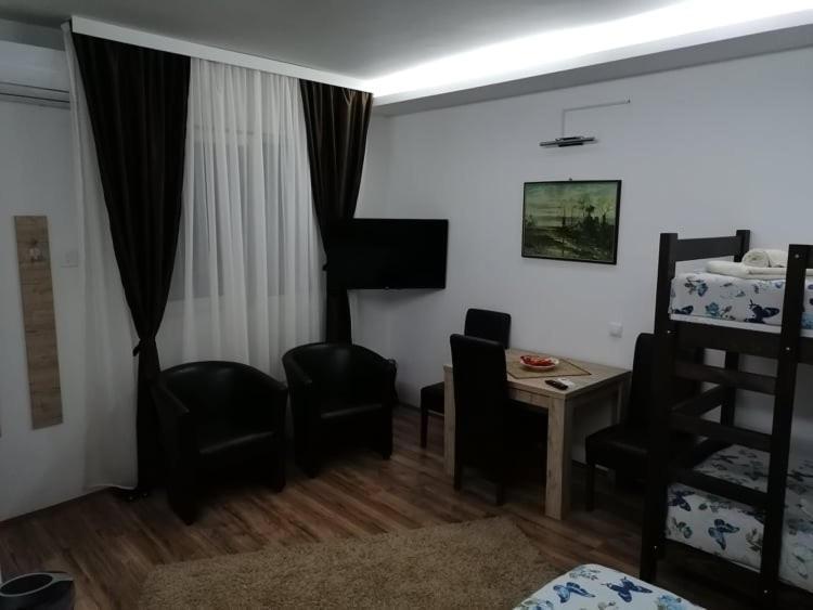 Prenociste Day Holiday Smederevo Exterior foto
