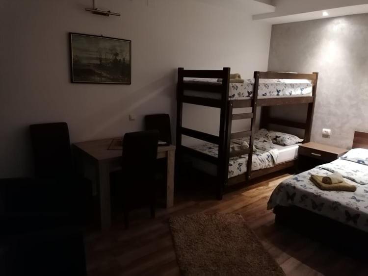 Prenociste Day Holiday Smederevo Exterior foto